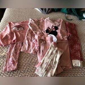 cute girl clothes lot 12-18m. Some clothes barely worn or not worn at all